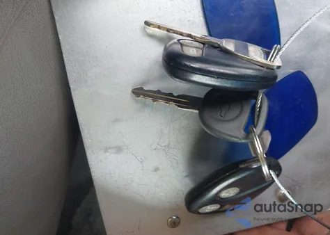 2000 Chevrolet Express Upfitter Pkg. из США, поврежденный, VIN 1GBFG15R4Y1275657